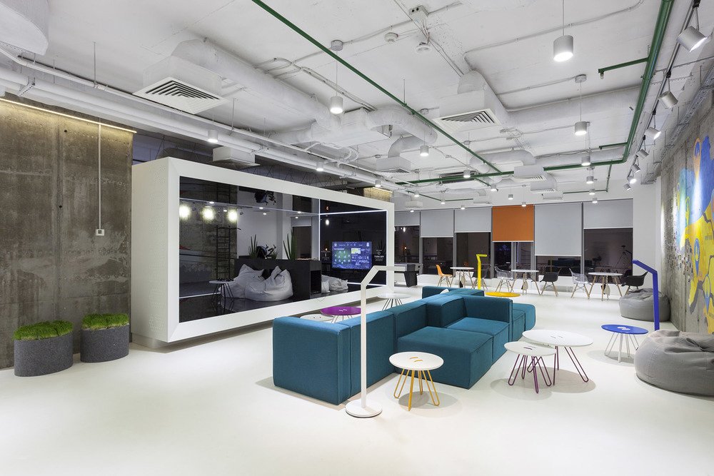 Track lights & spots in office interiors