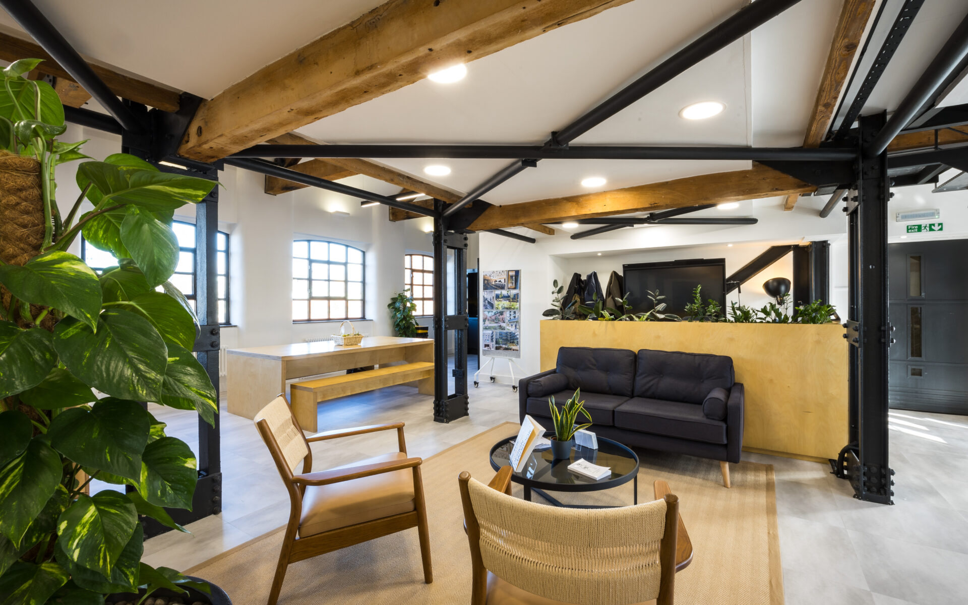 Office design creating functional effective breakout areas