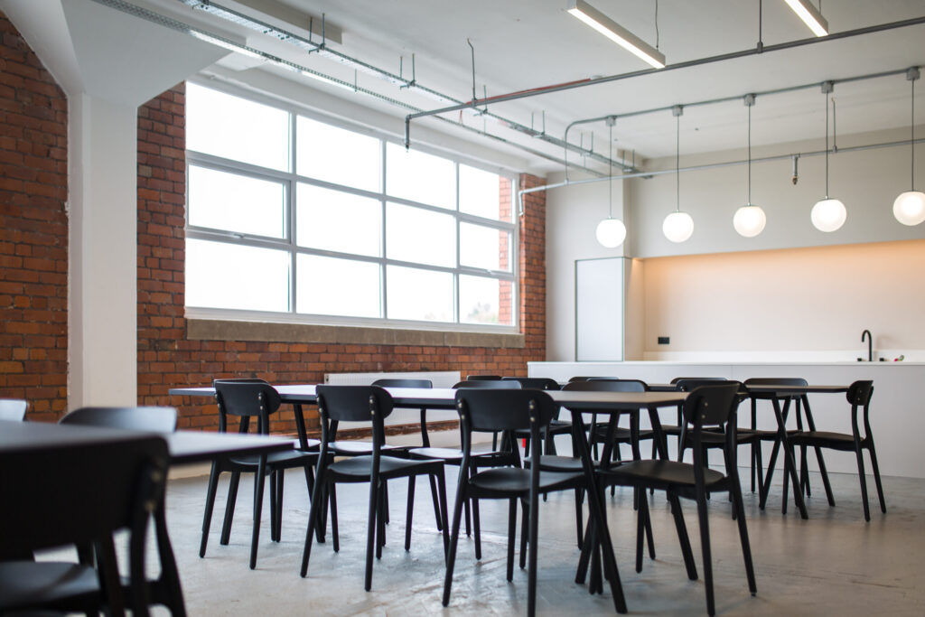 Giving businesses the cash to operate: 5 reasons to use lease finance for an office fit-out
